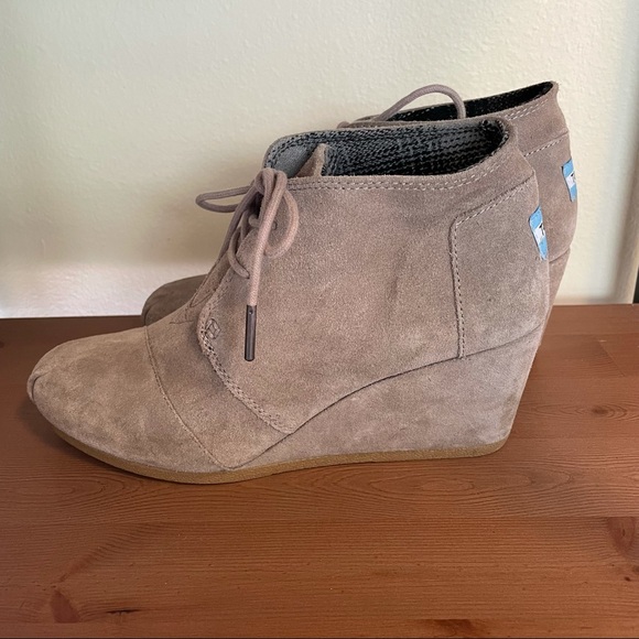 TOMS Taupe Suede Desert Wedge Booties, Sz 7.5 - Picture 3 of 11